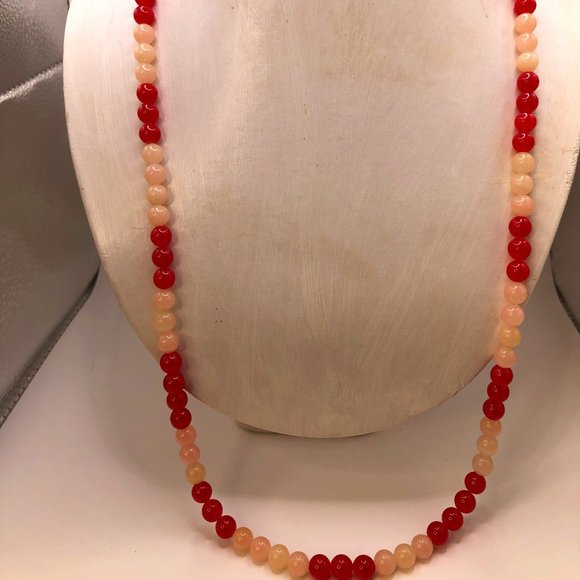 RED AND PINK JADE BEAD NECKLACE  32" LONG WITH 14K BEAD CLASP - Picture 3 of 5